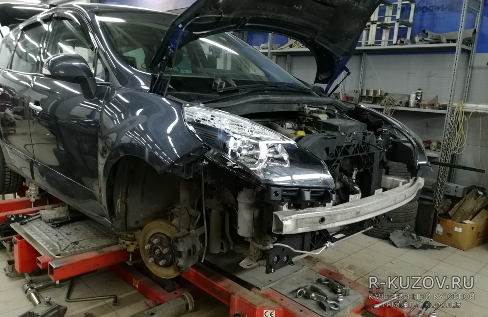 Renault Scenic  / удар в правую фару  / СТО Р-Кузов / ремонт