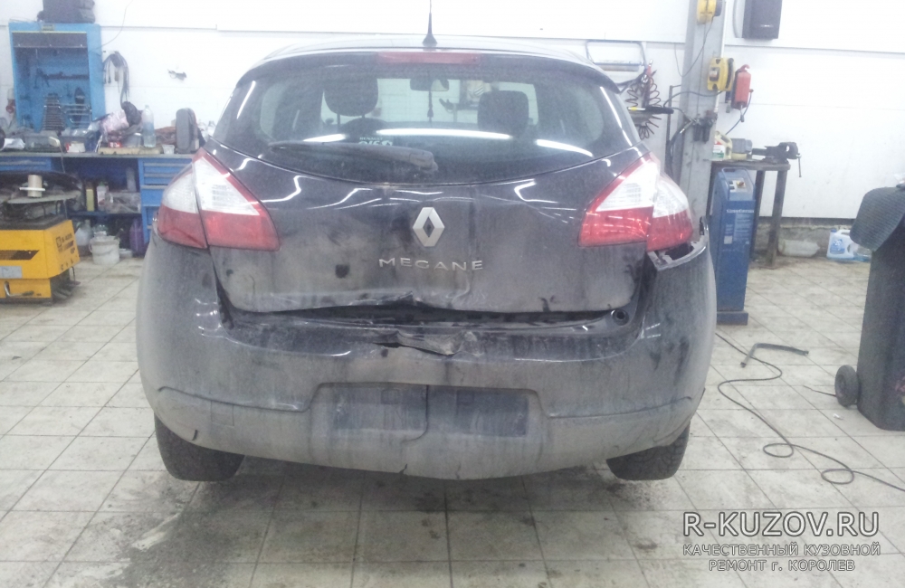 Renault Megane III / Кузовной ремонт последствий удара в зад / СТО Р-Кузов / до ремонта