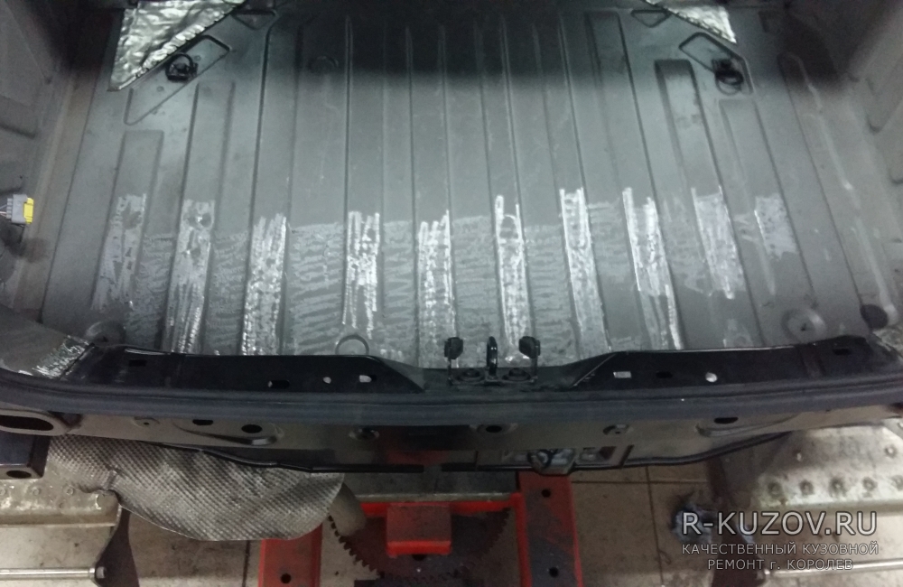 Renault Megane III / Кузовной ремонт последствий удара в зад / СТО Р-Кузов / ремонт