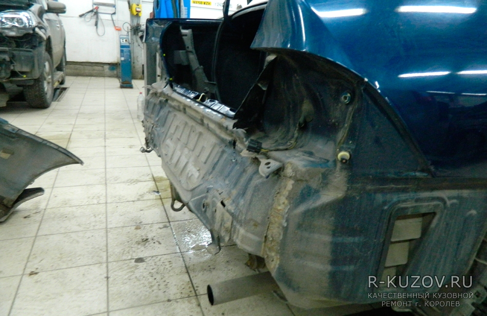 Mitsubishi Lancer 2005 г.в. / Кузовной ремонт последствий удара в заднюю часть. / СТО Р-Кузов / до ремонта