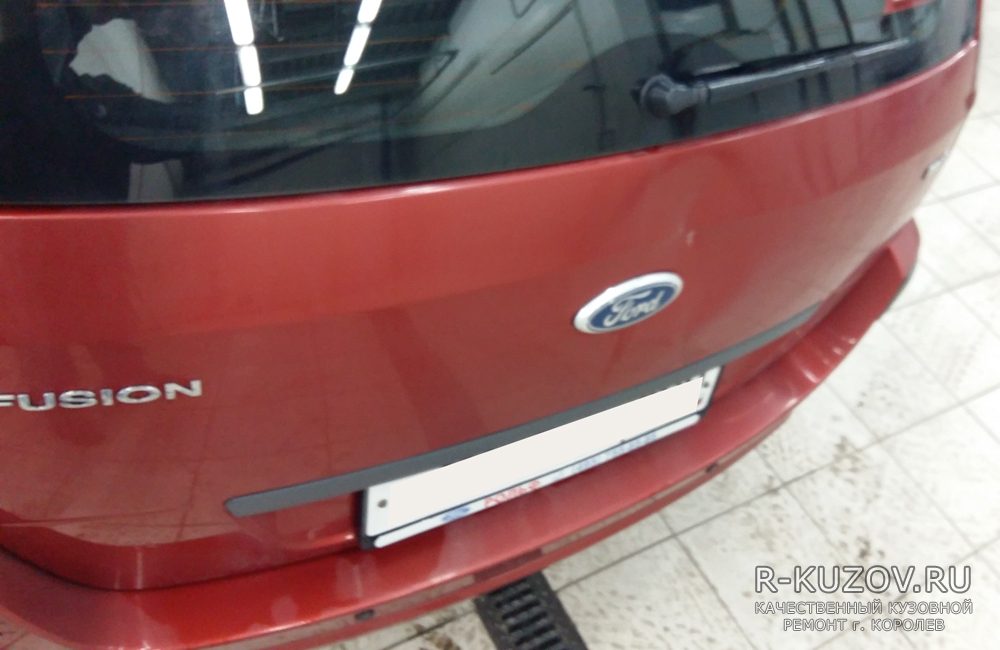 Ford Fusion  / ремонт и окрас: капот, передняя правая дверь, правый порог, крышка багажника. Замена переднего бампера, полировка кузова. / СТО Р-Кузов / до ремонта