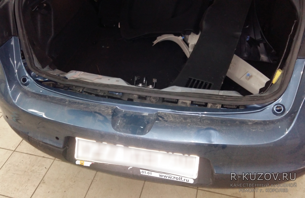 Renault Megane 3 2015 г.в. / удар в заднюю часть / СТО Р-Кузов / до ремонта