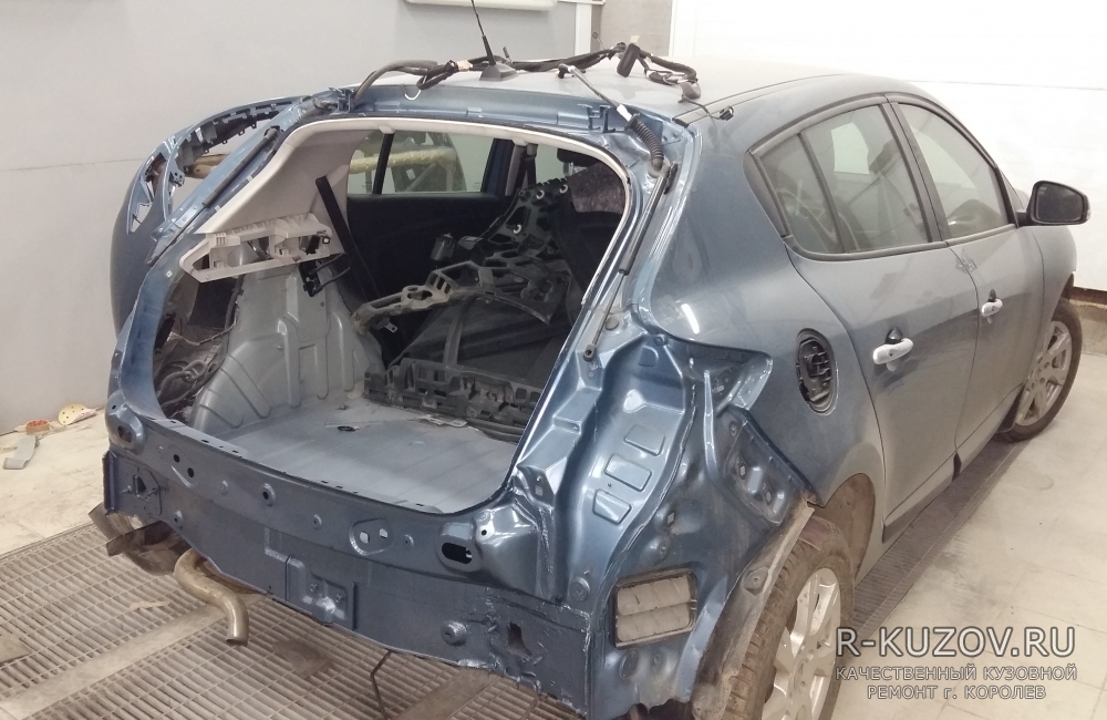 Renault Megane 3 2015 г.в. / удар в заднюю часть / СТО Р-Кузов / ремонт