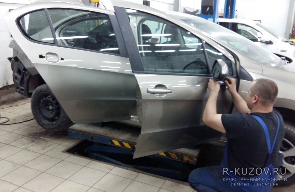 Peugeot 408 / покраска задней части автомобиля / СТО Р-Кузов / ремонт