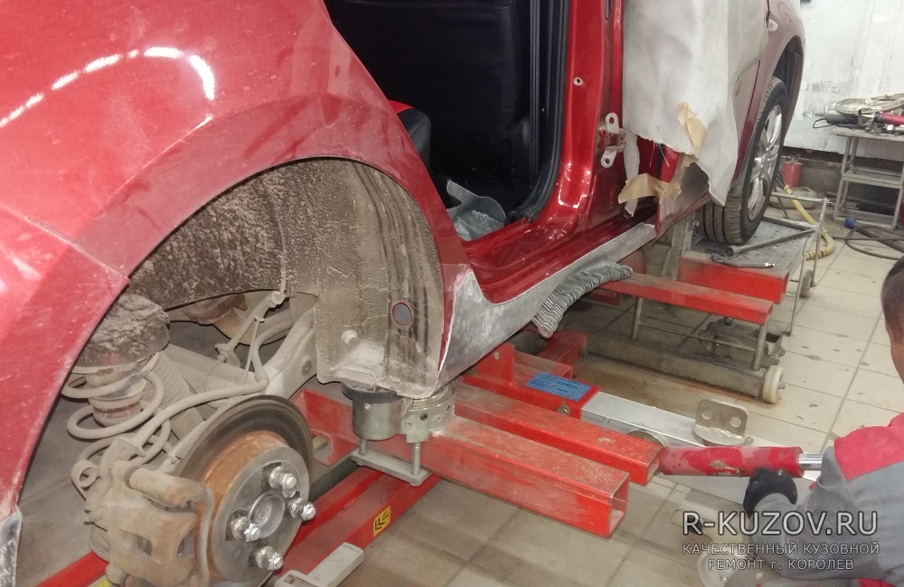 Hyundai Solaris / Ремонт вмятины порога автомобиля / СТО Р-Кузов / ремонт