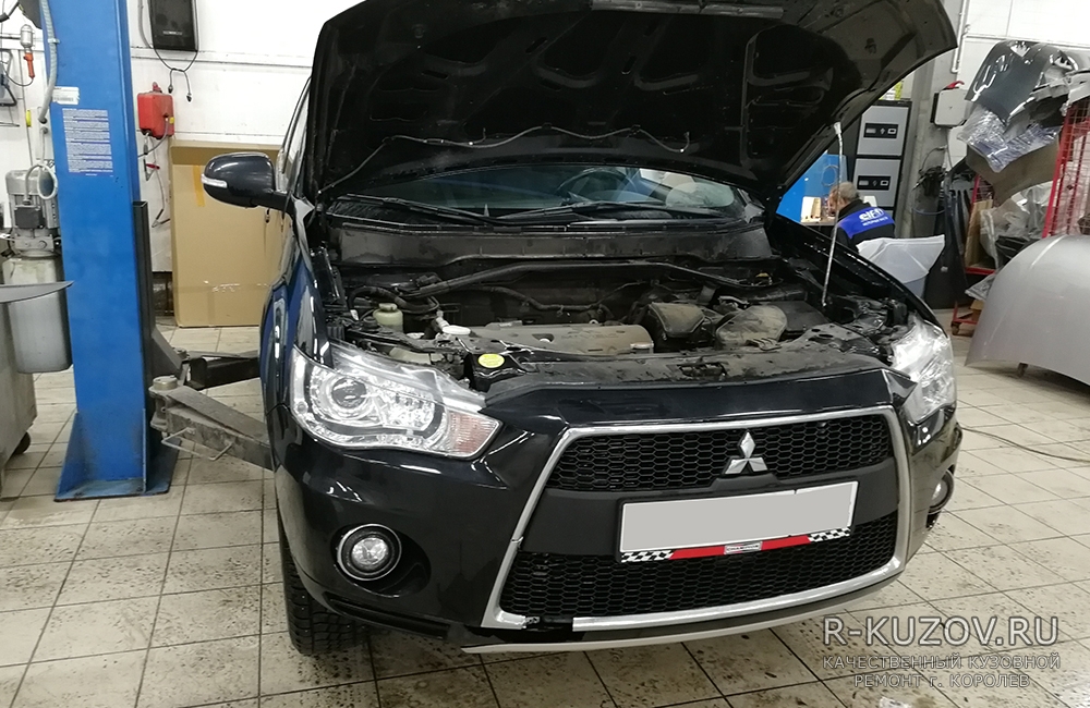 Mitsubishi Outlander XL  / замена переднего бампера  / СТО Р-Кузов / до ремонта
